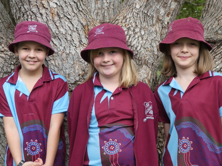 3 happy students of NHPS